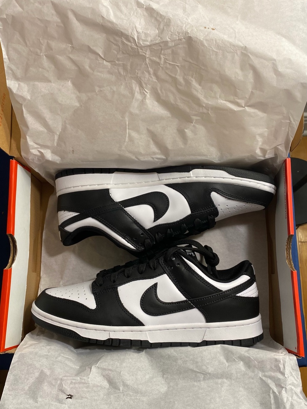 Nike Men’s Low-Top Sneakers in Black and White